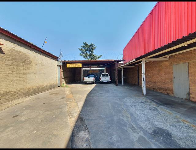 2,100M² WAREHOUSE TO LET IN CITY DEEP